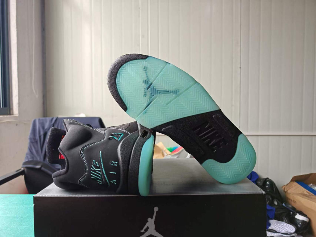 Air Jordan 5 Retro Halloween