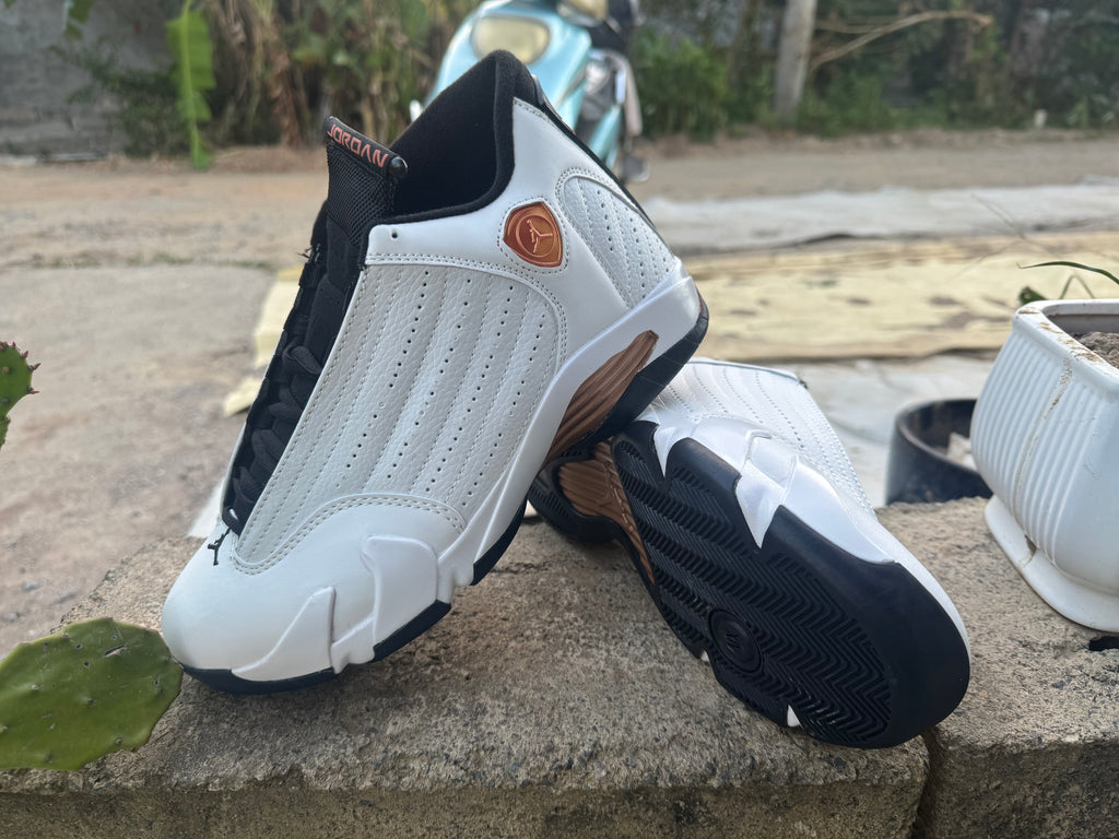 Air Jordan 14 Retro Black Toe 2024