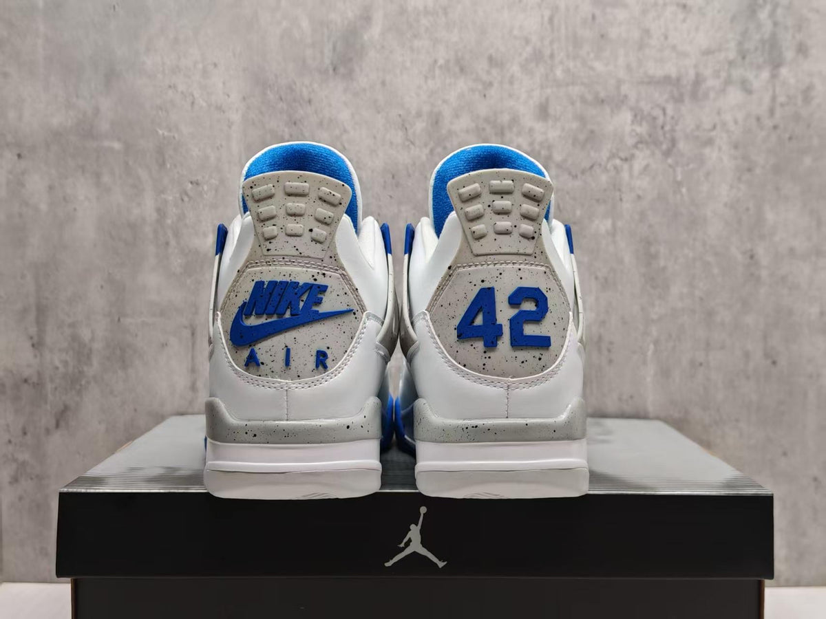 Air Jordan 4 Retro “Military Blue” 2006