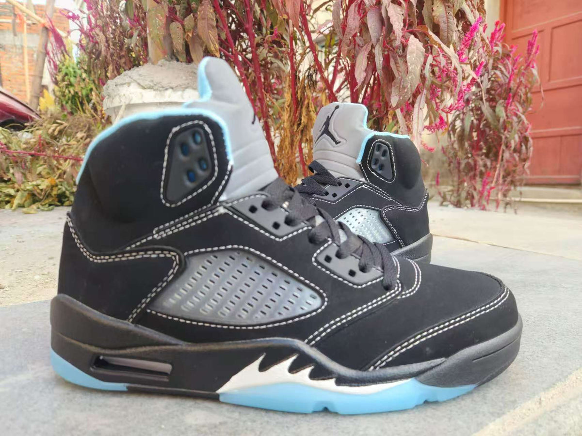 Air Jordan 5 Retro “Black University Blue”