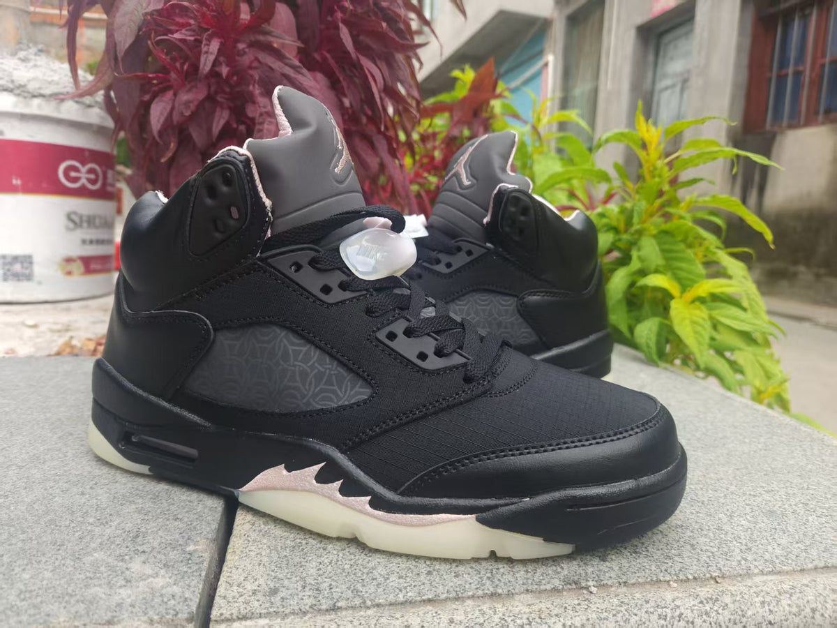 Paris Saint-Germain x Air Jordan 5 Off Noir