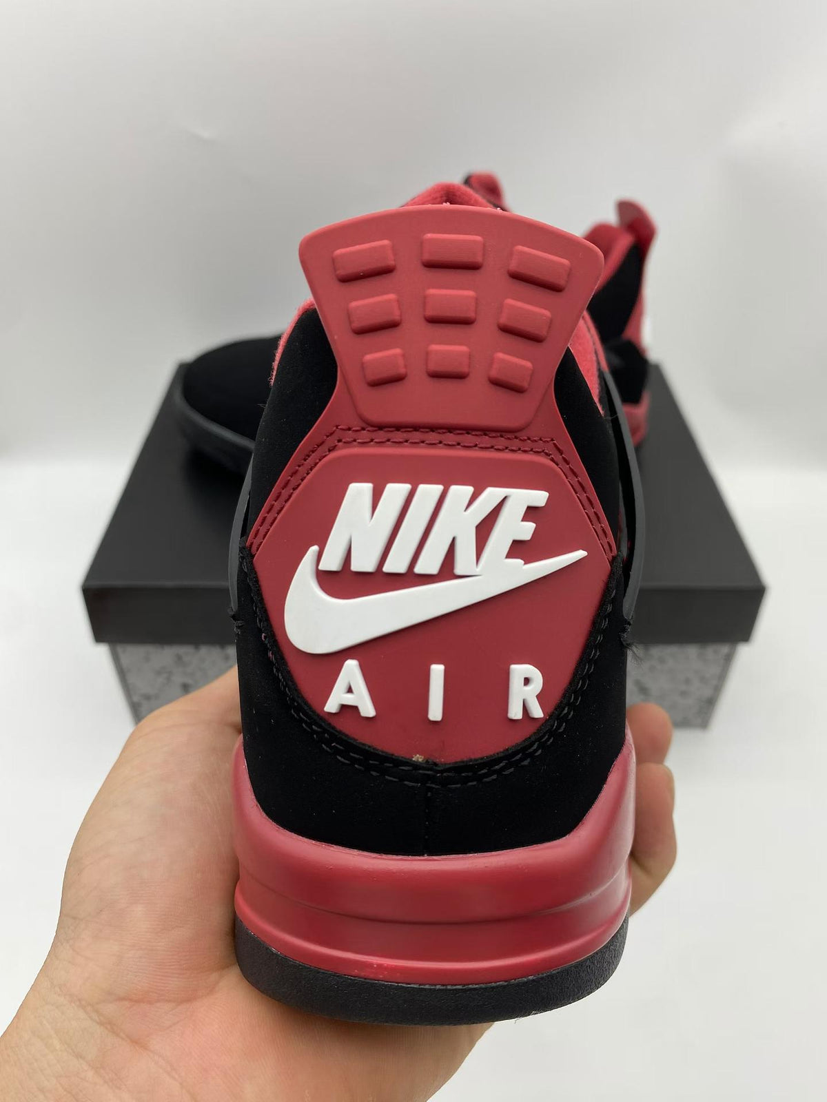 Air Jordan 4 Retro “Red Thunder”