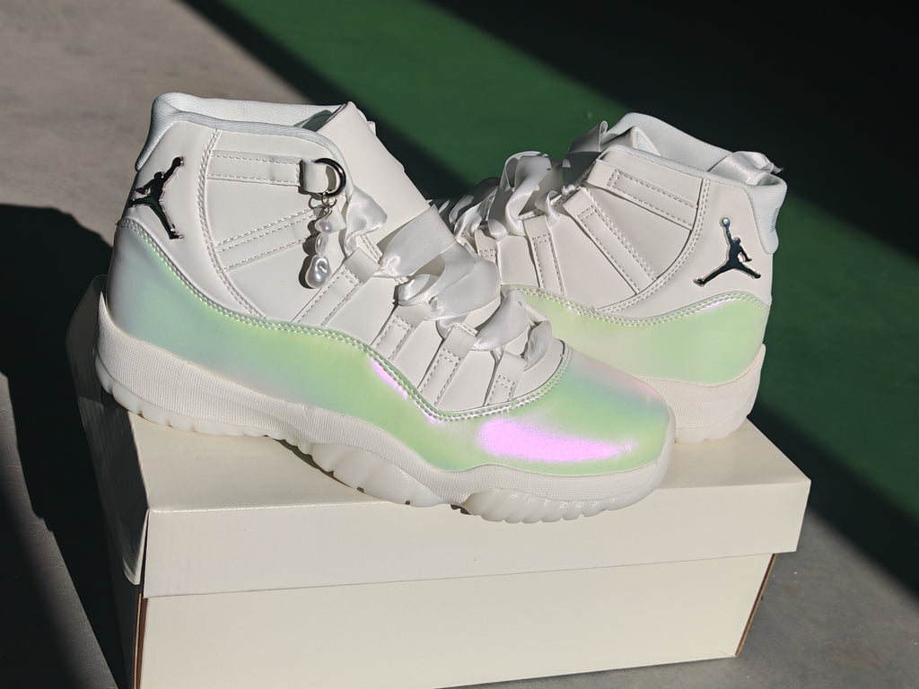 Air Jordan 11 Retro Pearl White Iridescent