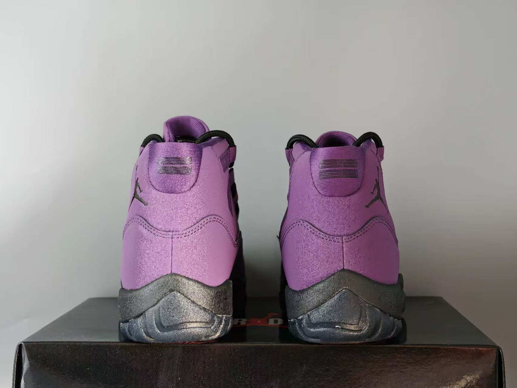 Air Jordan 11 Mojave