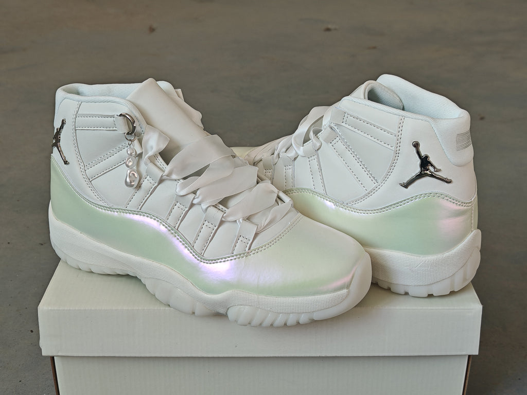Air Jordan 11 Retro Pearl White Iridescent