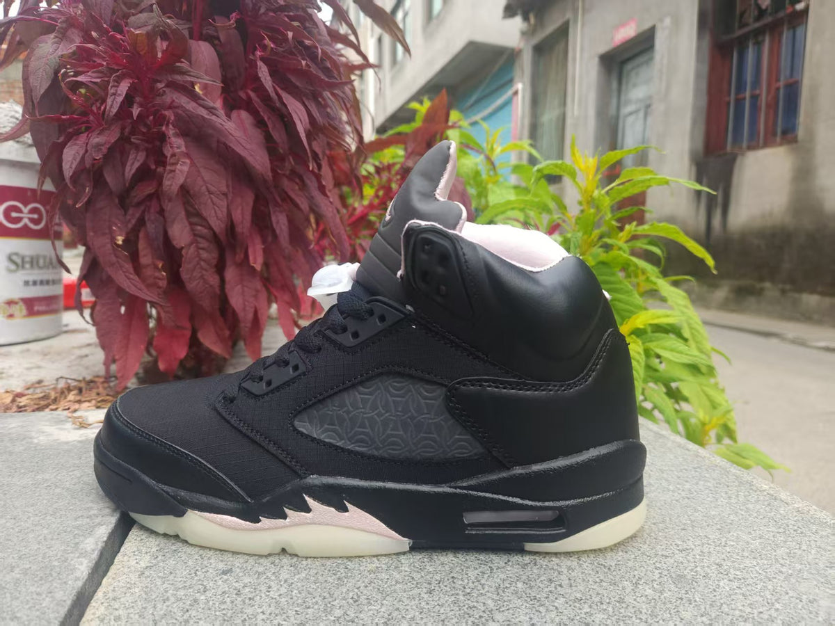Paris Saint-Germain x Air Jordan 5 Off Noir