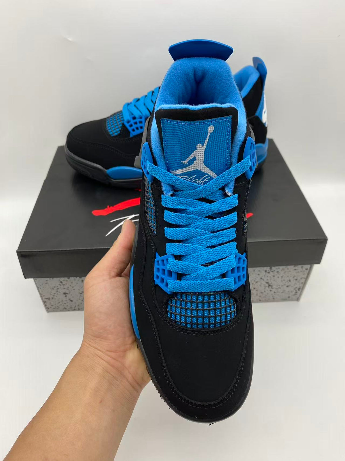Air Jordan 4 Retro “Blue Thunder”