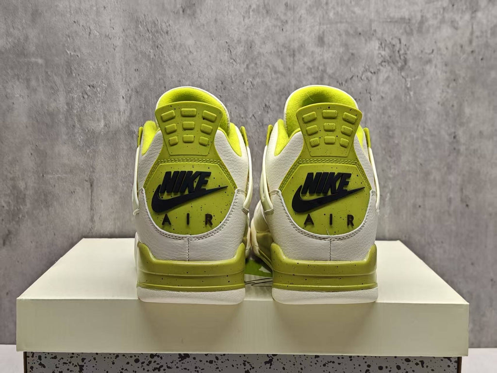 Women’s Air Jordan 4 Retro “Oil Green”