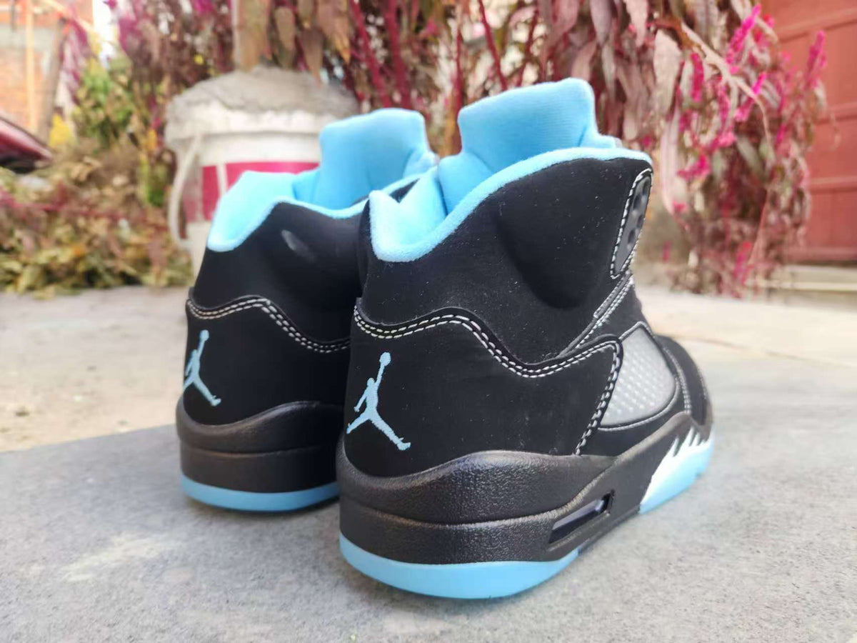 Air Jordan 5 Retro “Black University Blue”