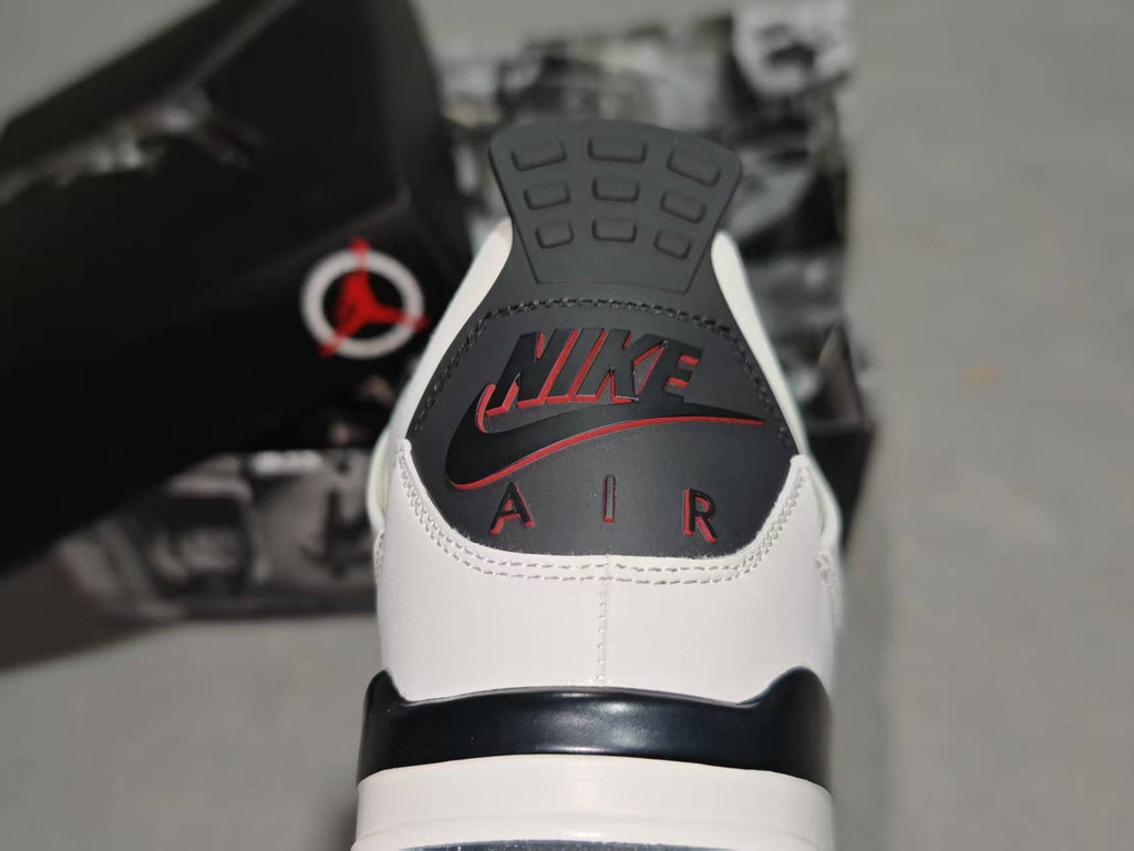 Air Jordan 4 Retro Flight Club