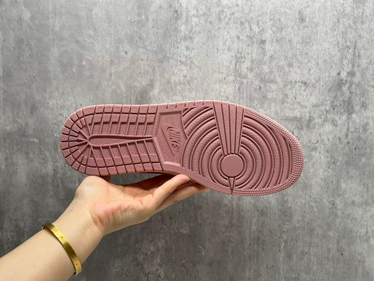 Nike Air Jordan 1 Low OG x Travis Scott “Shy Pink”