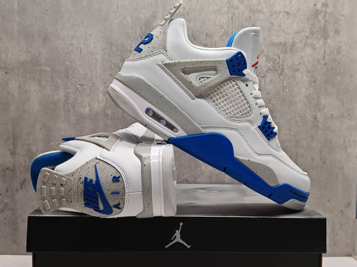 Air Jordan 4 Retro “Military Blue” 2006
